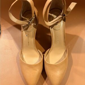Vero Cuoio Tan Ankle Strap Heels